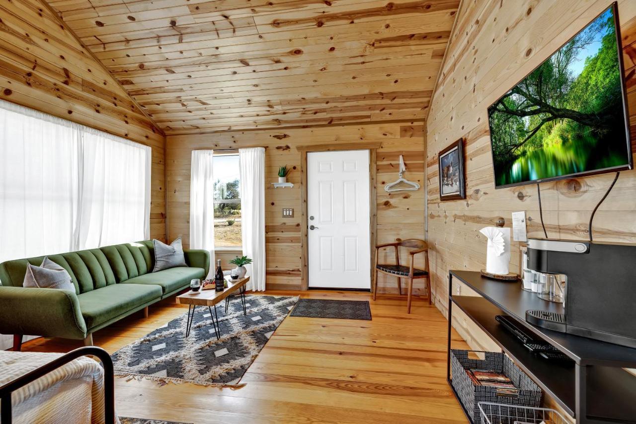 Rocky Ridge Cedar Cabin With Hot Tub & Amazing Views Crabapple Eksteriør billede