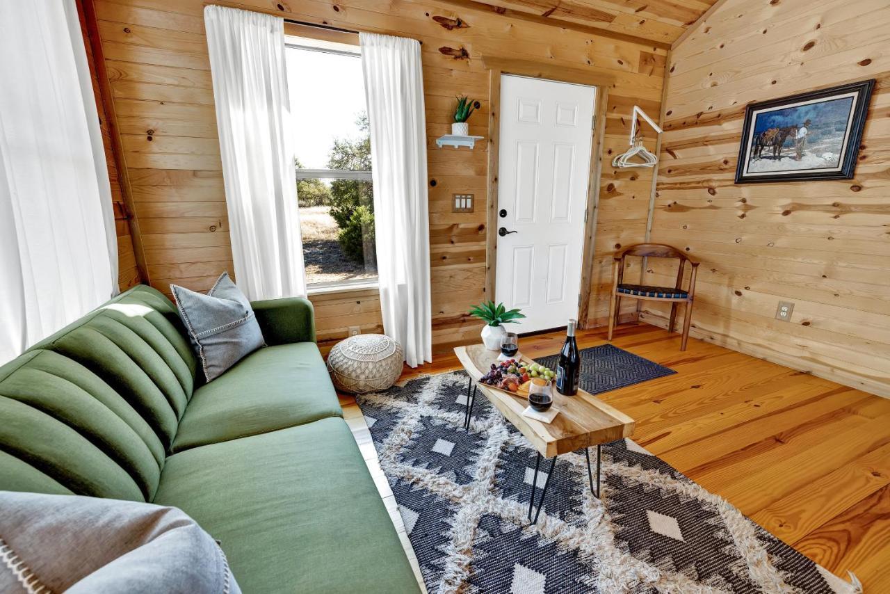 Rocky Ridge Cedar Cabin With Hot Tub & Amazing Views Crabapple Eksteriør billede