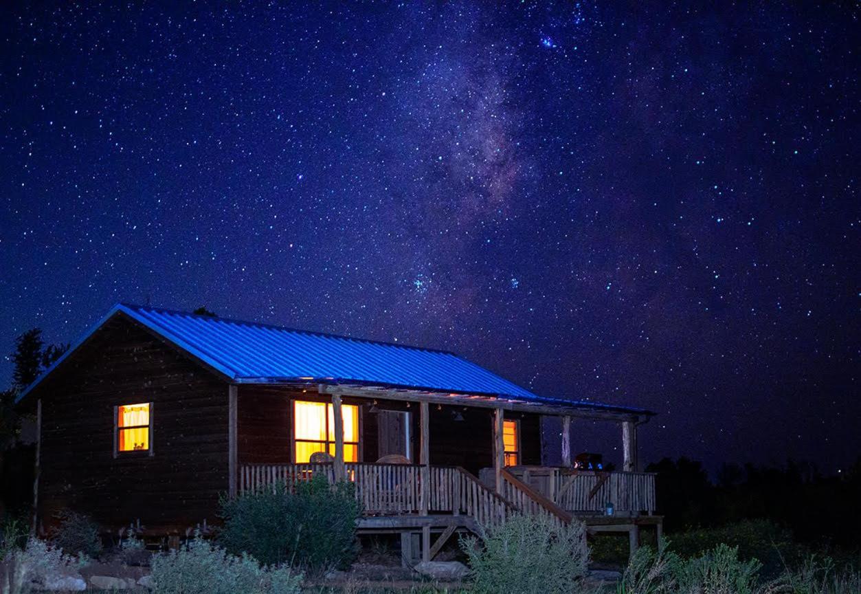 Rocky Ridge Cedar Cabin With Hot Tub & Amazing Views Crabapple Eksteriør billede